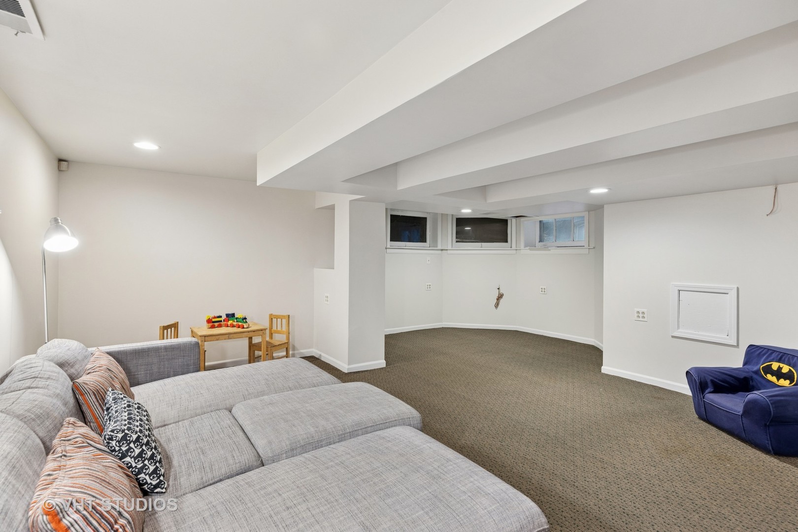 309 Wesley Avenue Oak Park, IL 60302 - Photo 48 of 56 a living room with furniture