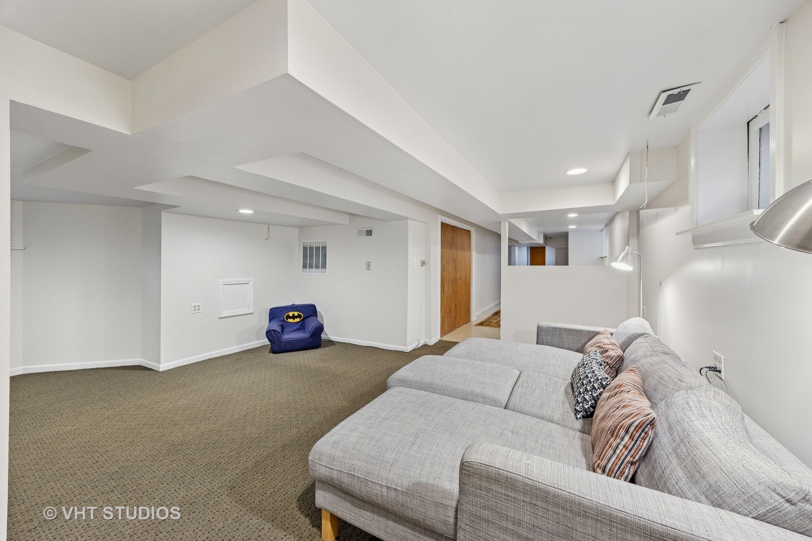 309 Wesley Avenue Oak Park, IL 60302 - Photo 49 of 56 a living room with furniture and a couch