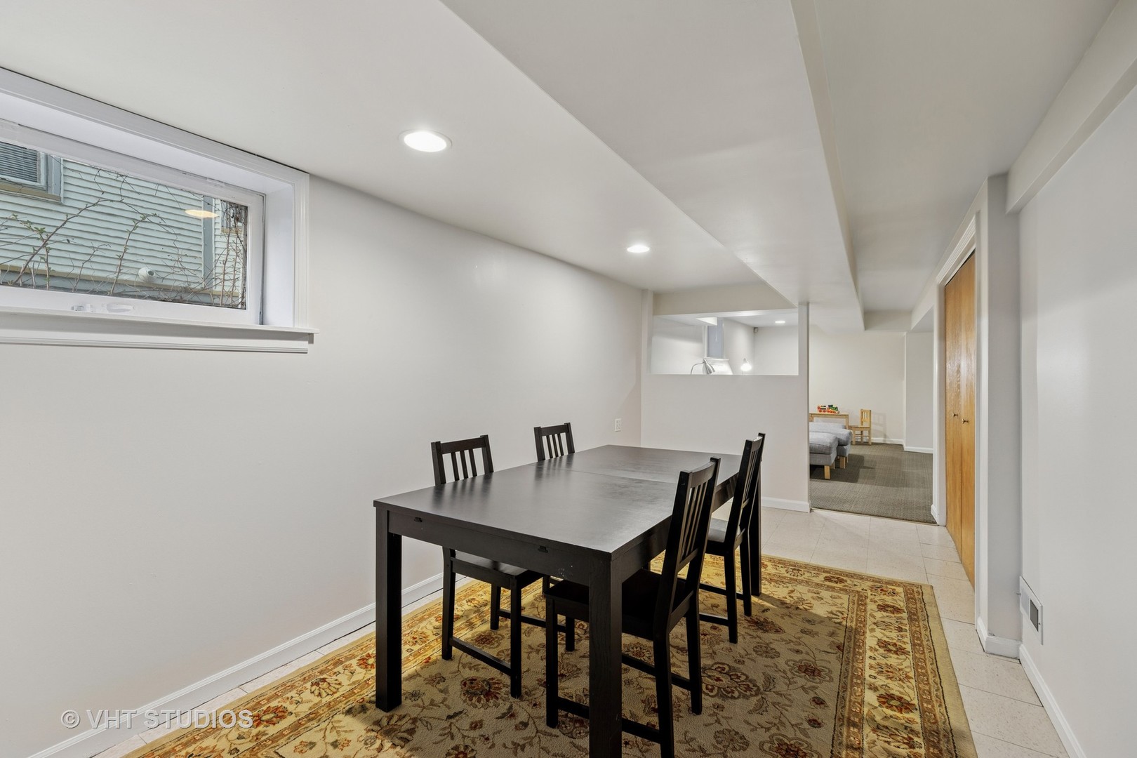309 Wesley Avenue Oak Park, IL 60302 - Photo 51 of 56 a dining room with furniture and window