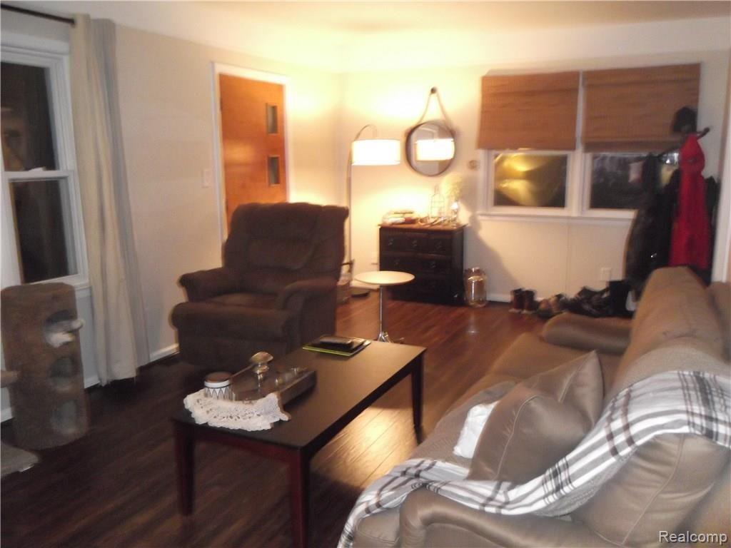 2079 Decker Road Walled Lake, MI 48390 - Photo 13 of 21