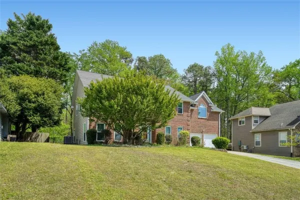 $2,800 | 10910 Willow Meadow Circle, Alpharetta, GA 30022