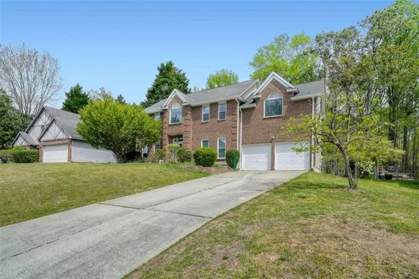$2,800 | 10910 Willow Meadow Circle, Alpharetta, GA 30022