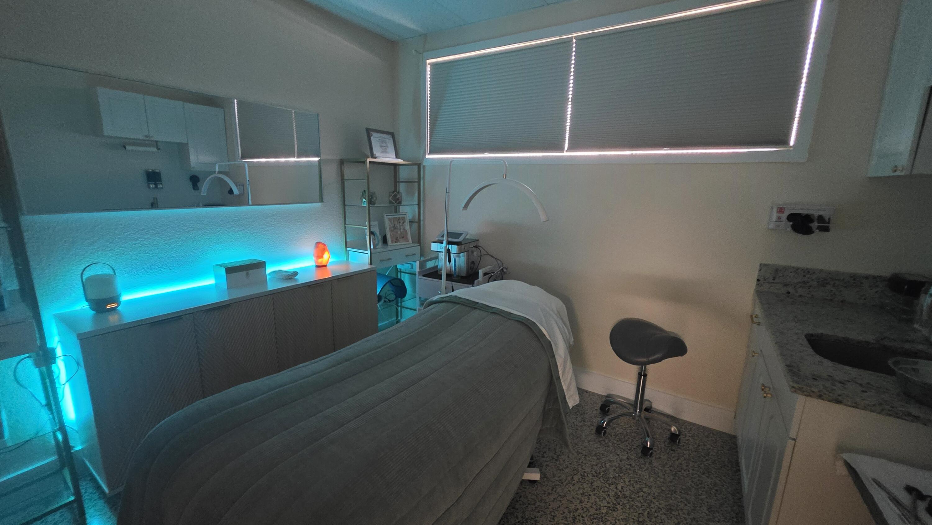 117 North 5th Street Fort Pierce, FL 34950 - Photo 17 of 30 a living room with furniture