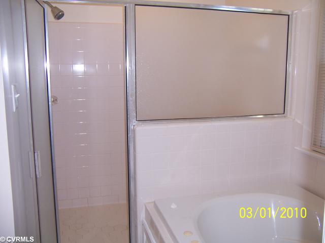 13430 Carters Way Road Chesterfield, VA 23838 - Photo 8 of 12 Master Bath - Huge walk-in shower with seating area and jacuzzi tub.