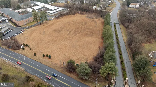 a view of a yard with an outdoor space