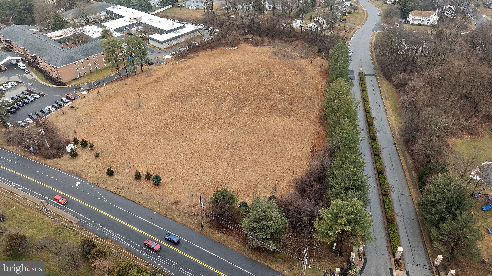 275 Possum Park Road Newark, DE 19711 - Photo 2 of 8 a view of a yard with an outdoor space