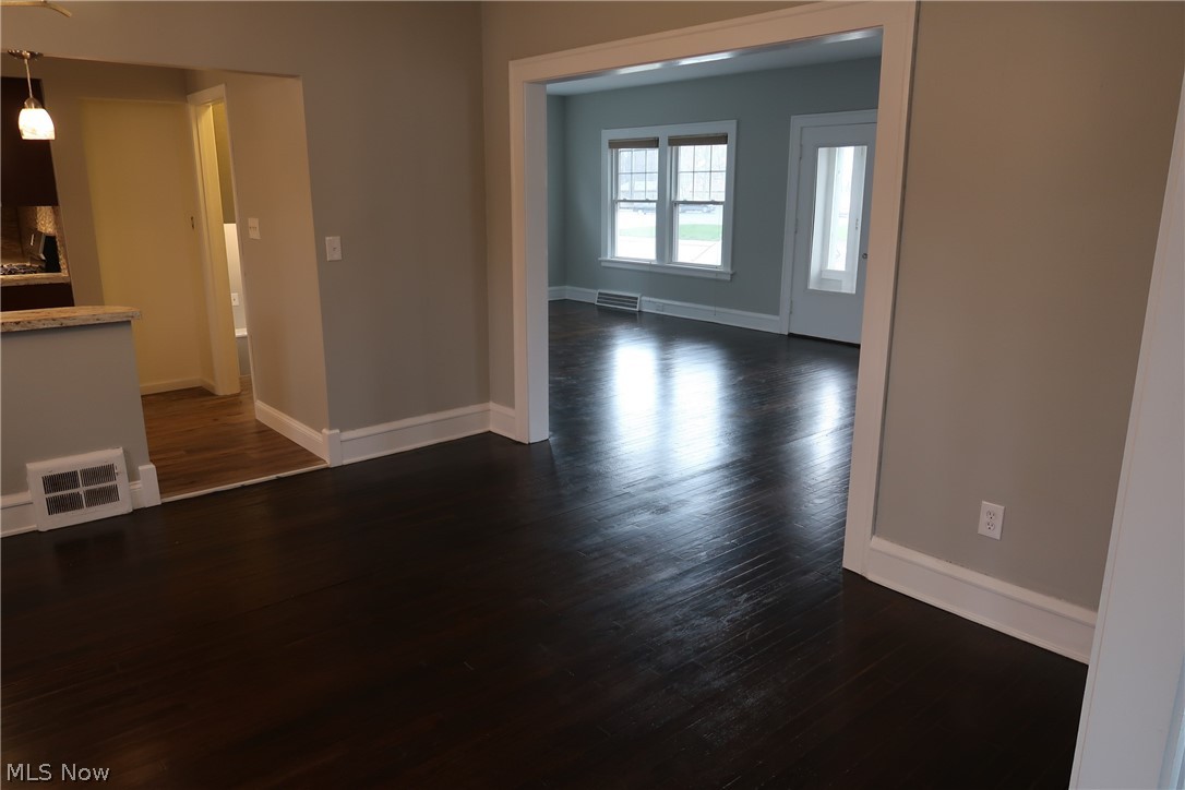 12992 Cedar Road Cleveland, OH 44118 - Photo 15 of 33 Gallery Image 15