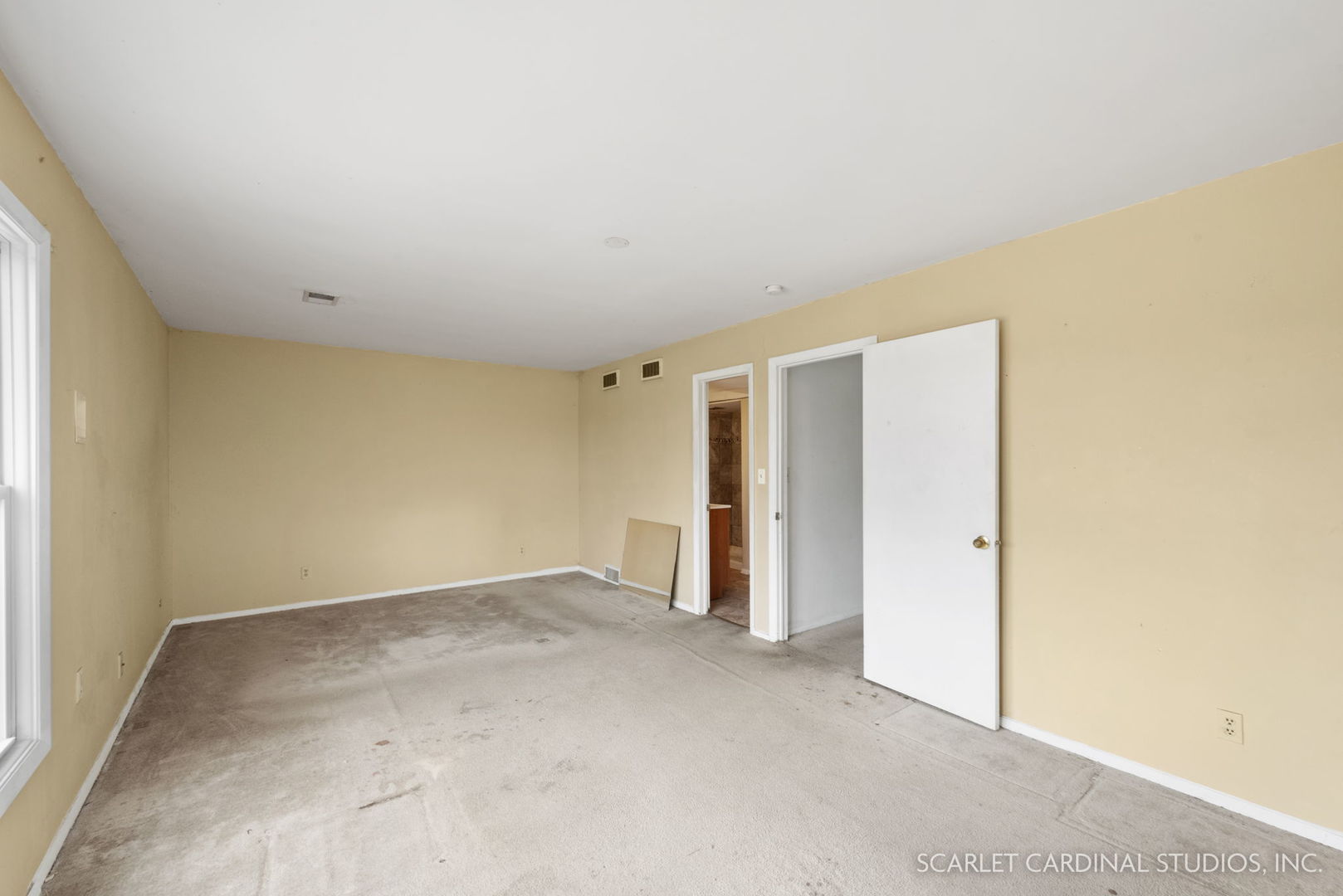 2151 Sheffer Road Aurora, IL 60502 - Photo 9 of 16 a view of an empty room