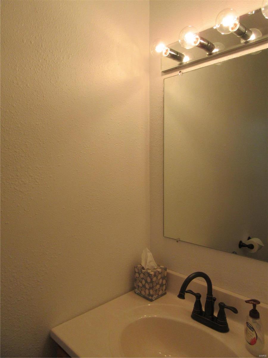 233 Ladue Road Belleville, IL 62223 - Photo 12 of 39 Gallery Image 12