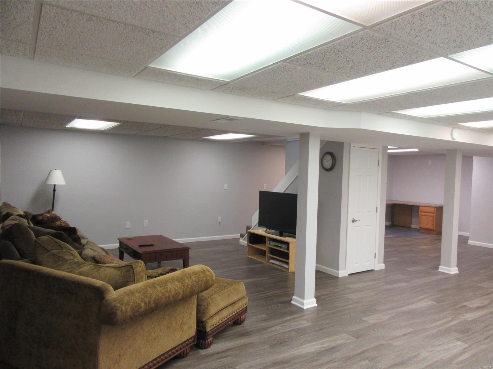 233 Ladue Road Belleville, IL 62223 - Photo 22 of 39 Gallery Image 22