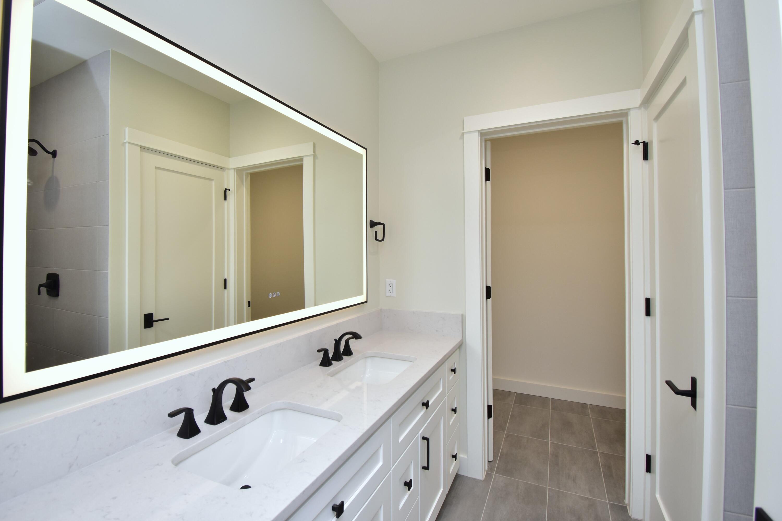 1420 Silver Star Drive Hailey, ID 83333 - Photo 14 of 25 Primary Bath