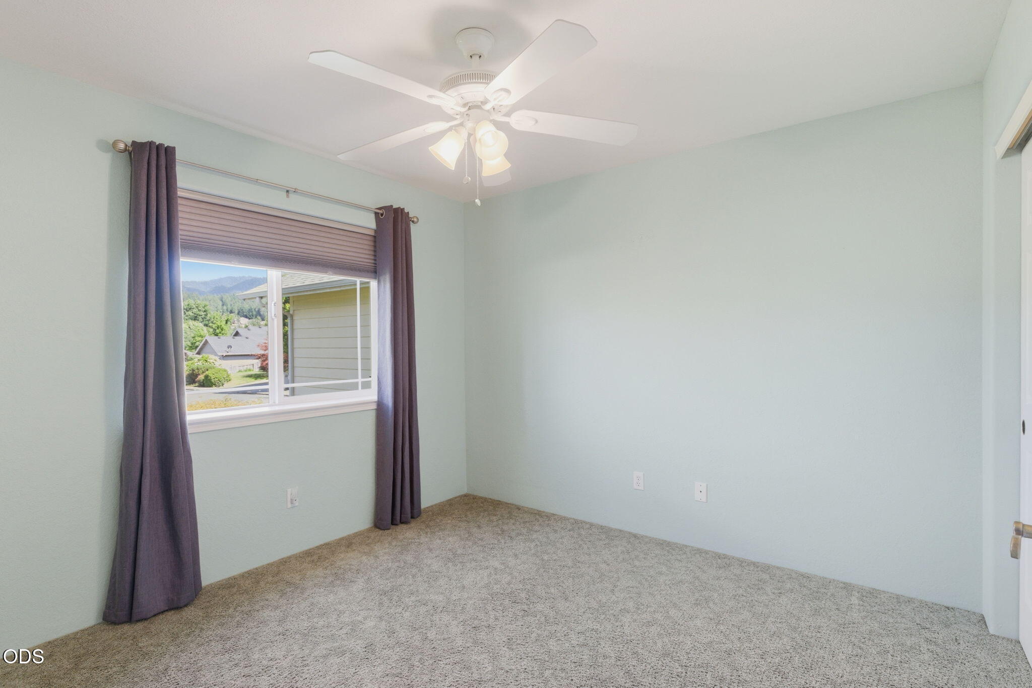 2738 Trinity Way Grants Pass, OR 97527 - Photo 24 of 42