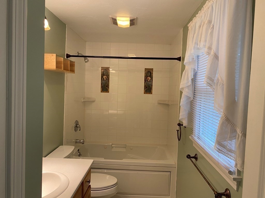 18 Mashpee Neck Road Mashpee, MA 02649 - Photo 9 of 16 Gallery Image 9