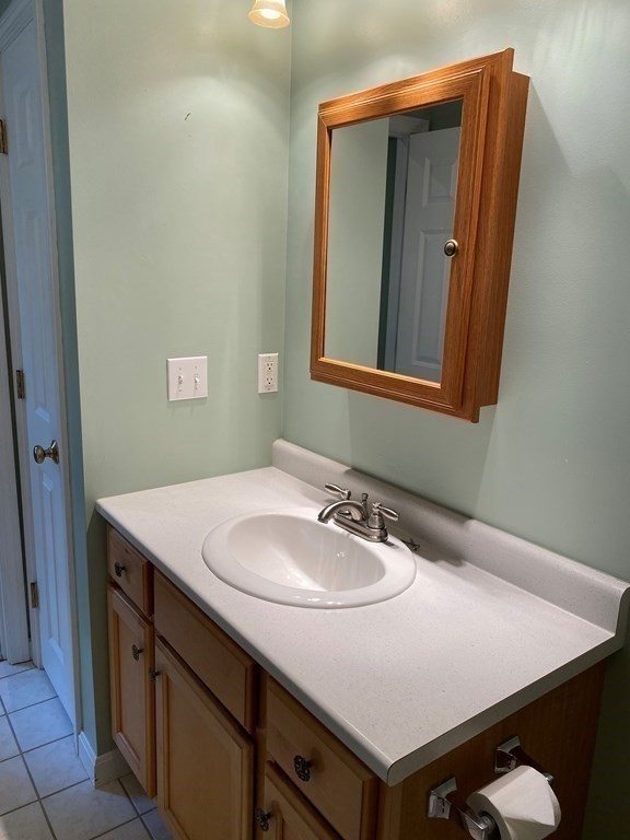 18 Mashpee Neck Road Mashpee, MA 02649 - Photo 10 of 16 Gallery Image 10