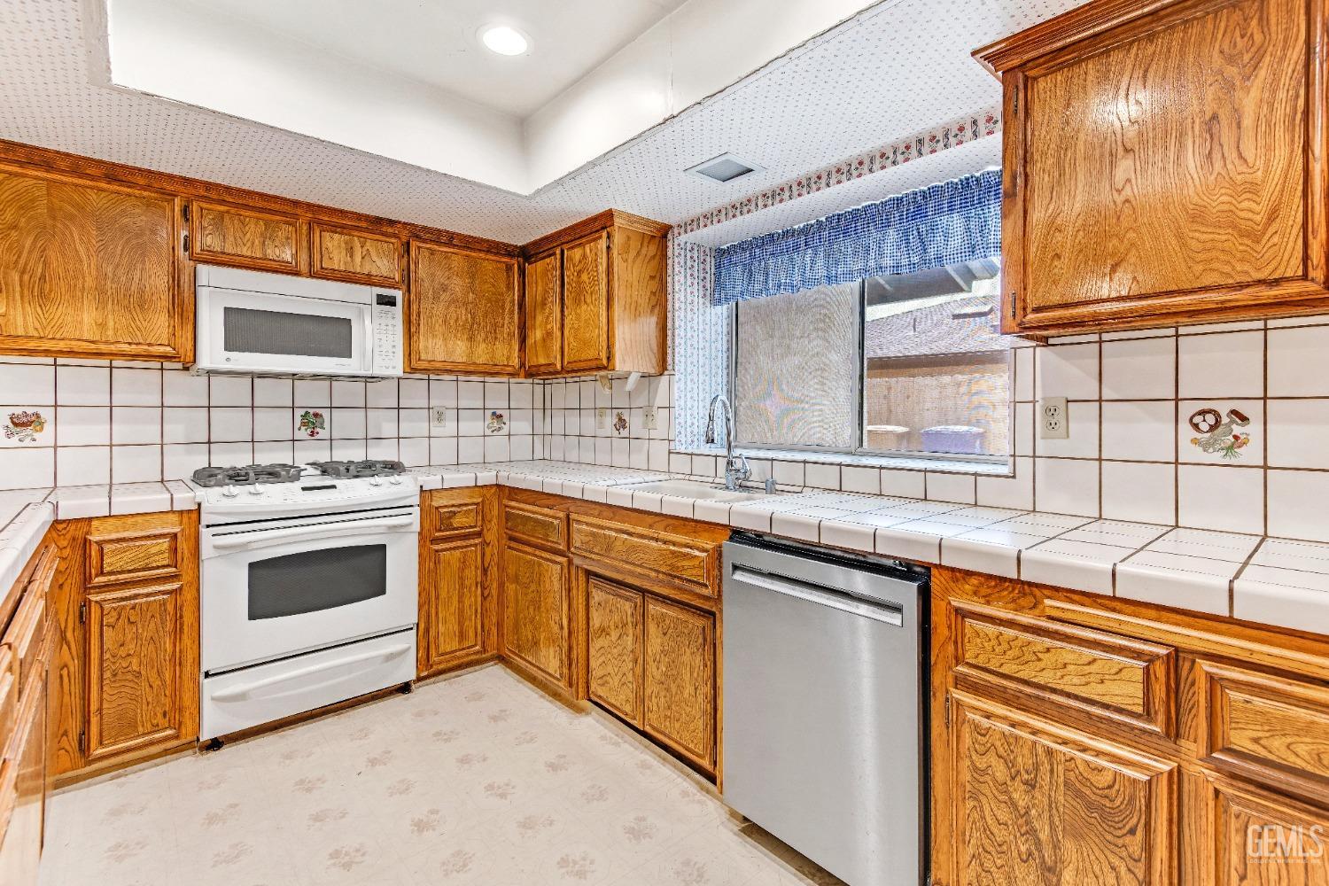 Undisclosed Address Bakersfield, CA 93307 - Photo 18 of 32