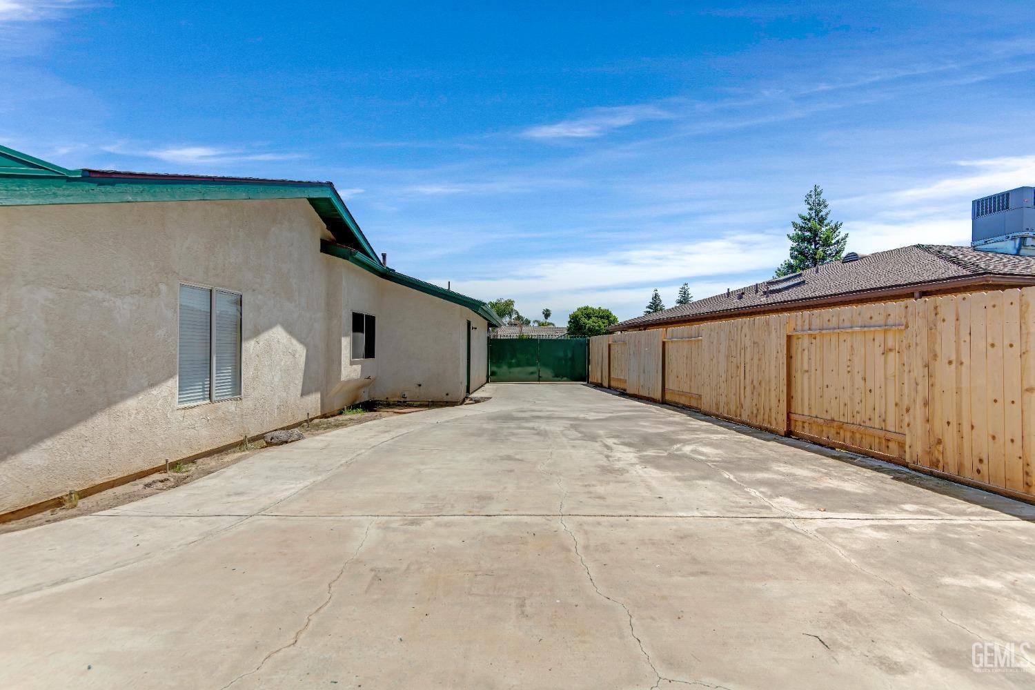 Undisclosed Address Bakersfield, CA 93307 - Photo 31 of 32