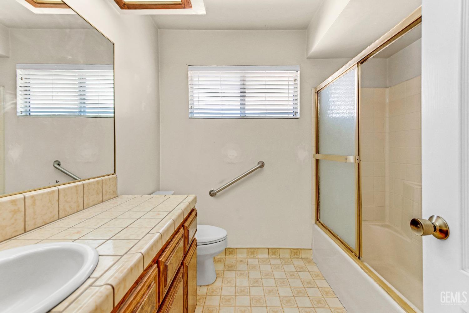 Undisclosed Address Bakersfield, CA 93307 - Photo 8 of 32