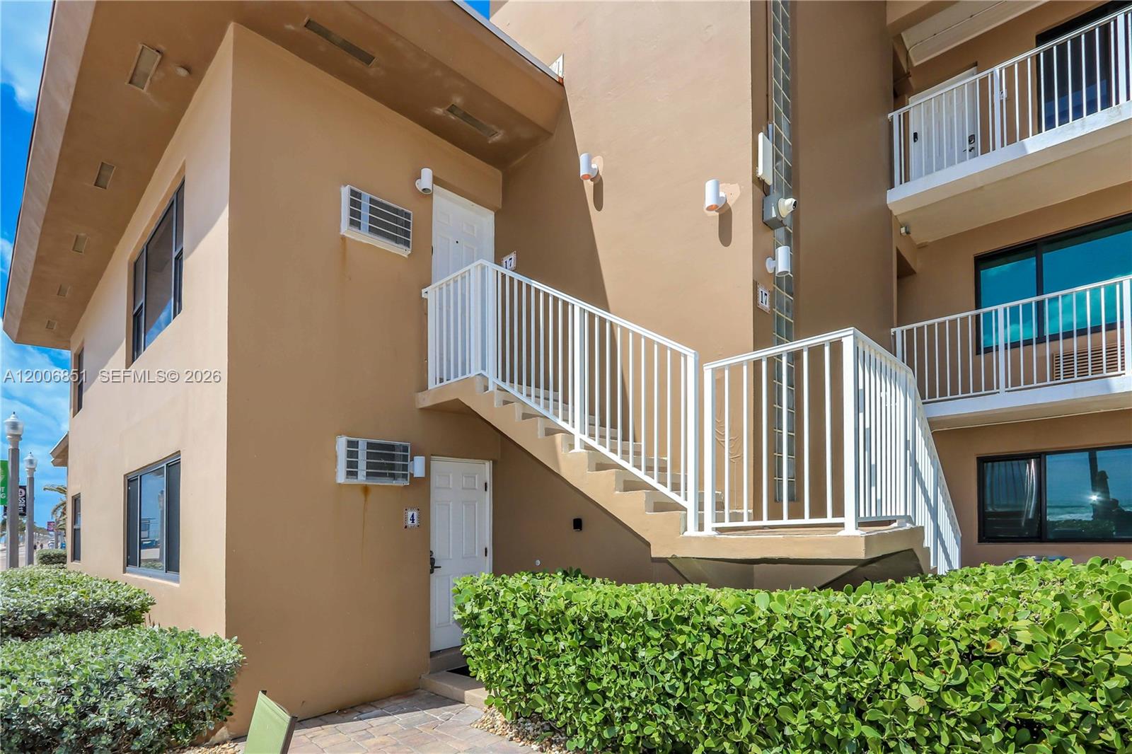 3300 North Surf Road, Unit 17A Hollywood, FL 33019 - Photo 30 of 38