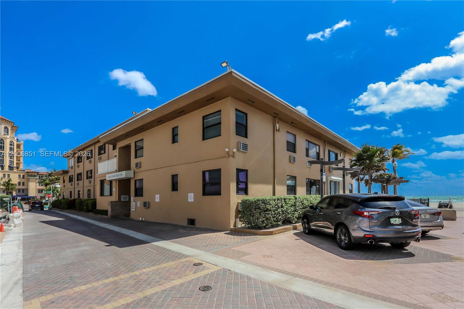 3300 North Surf Road, Unit 17A Hollywood, FL 33019 - Photo 35 of 38