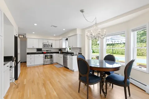 Undisclosed Address, Water Mill, NY 11976