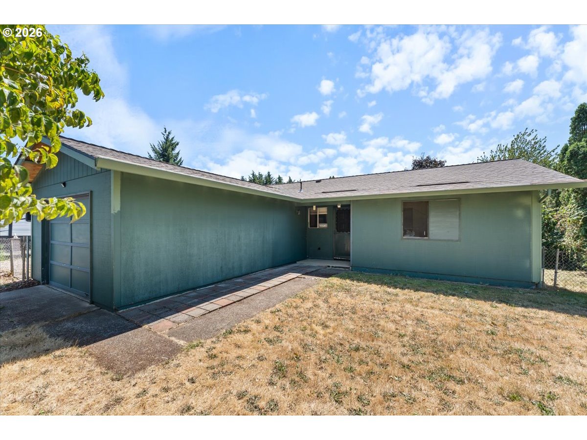 38938 Long Circle Sandy, OR 97055 - Photo 3 of 18 Gallery Image 3