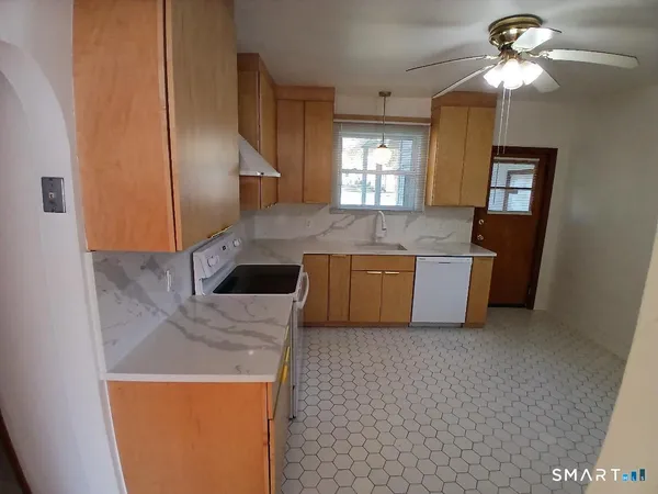 $1,650 | 16 Church Street, Unit 1, East Haven, CT 06512