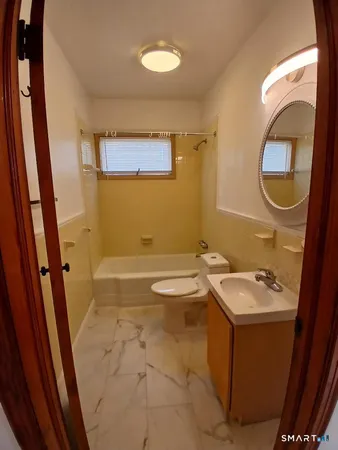 $1,650 | 16 Church Street, Unit 1, East Haven, CT 06512