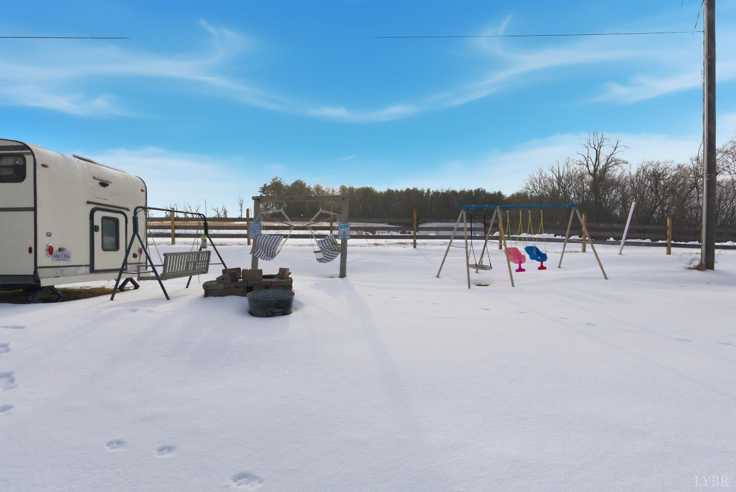 5225 Blue Ridge Drive Gretna, VA 24557 - Photo 11 of 27