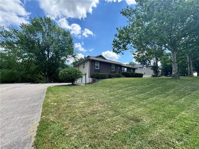 $275,000 | 1421 Grandview Drive, Warrensburg, MO 64093