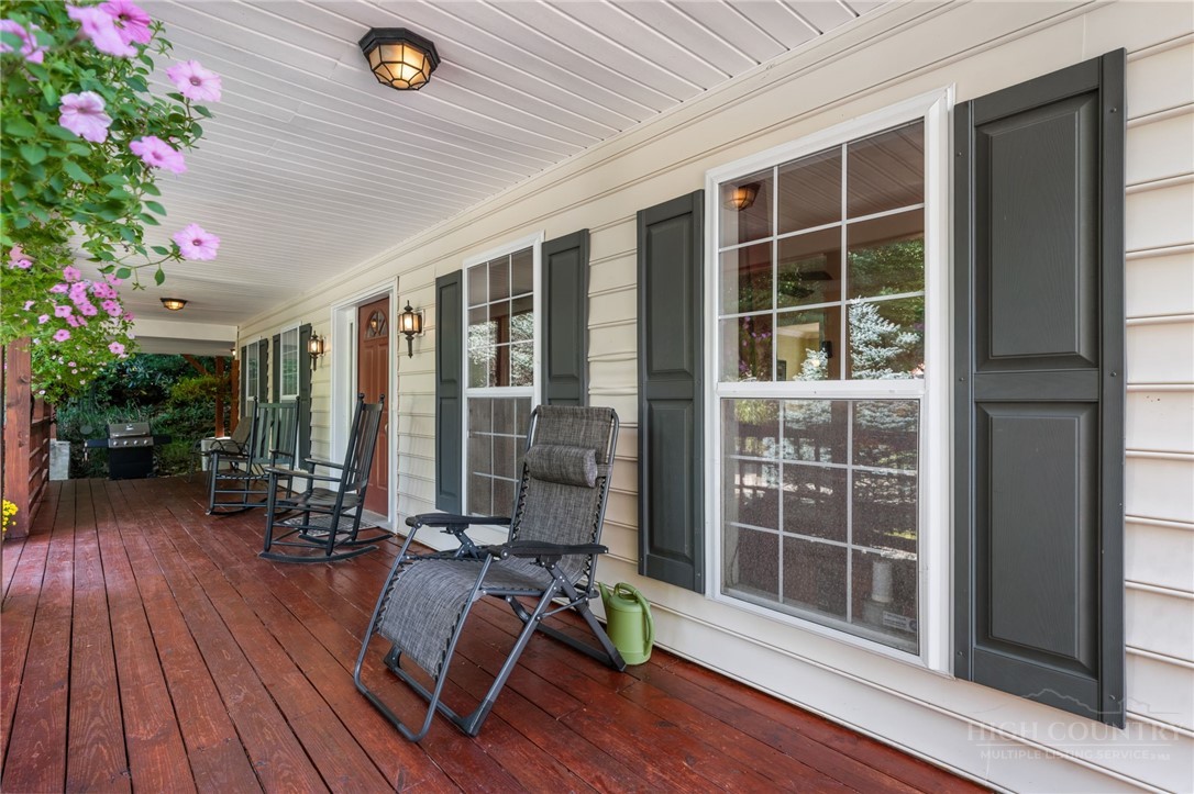 1056 Old Hampton Road Boone, NC 28607 - Photo 4 of 49 Gallery Image 4