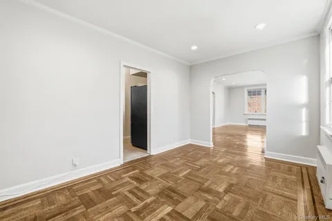 $999,998 | 2015 Tenbroeck Avenue | Pelham Parkway