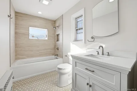 $999,998 | 2015 Tenbroeck Avenue | Pelham Parkway