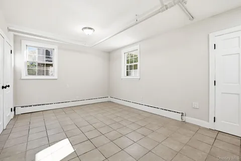 $999,998 | 2015 Tenbroeck Avenue | Pelham Parkway