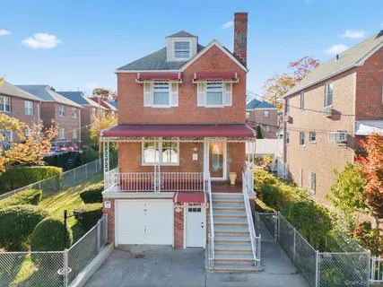 $999,998 | 2015 Tenbroeck Avenue | Pelham Parkway