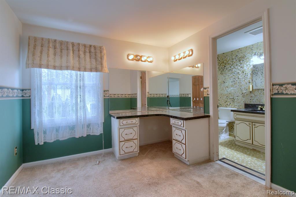 33951 Old Timber Road Farmington Hills, MI 48331 - Photo 28 of 40