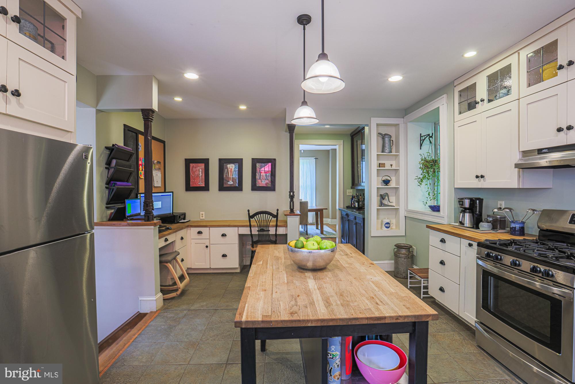 2304 Ken Oak Road Baltimore, MD 21209 - Photo 25 of 63 Plenty of room for family and friends to entertain