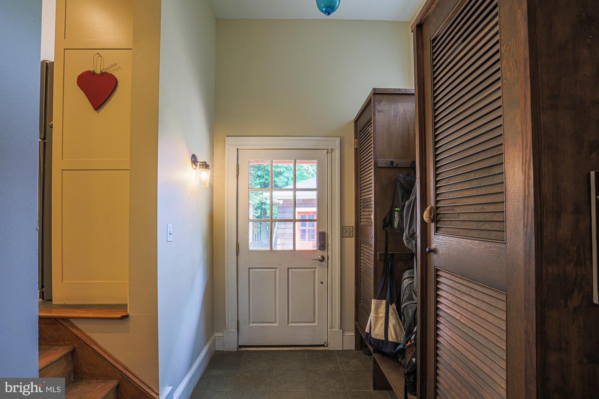 2304 Ken Oak Road Baltimore, MD 21209 - Photo 28 of 63 Back mud room