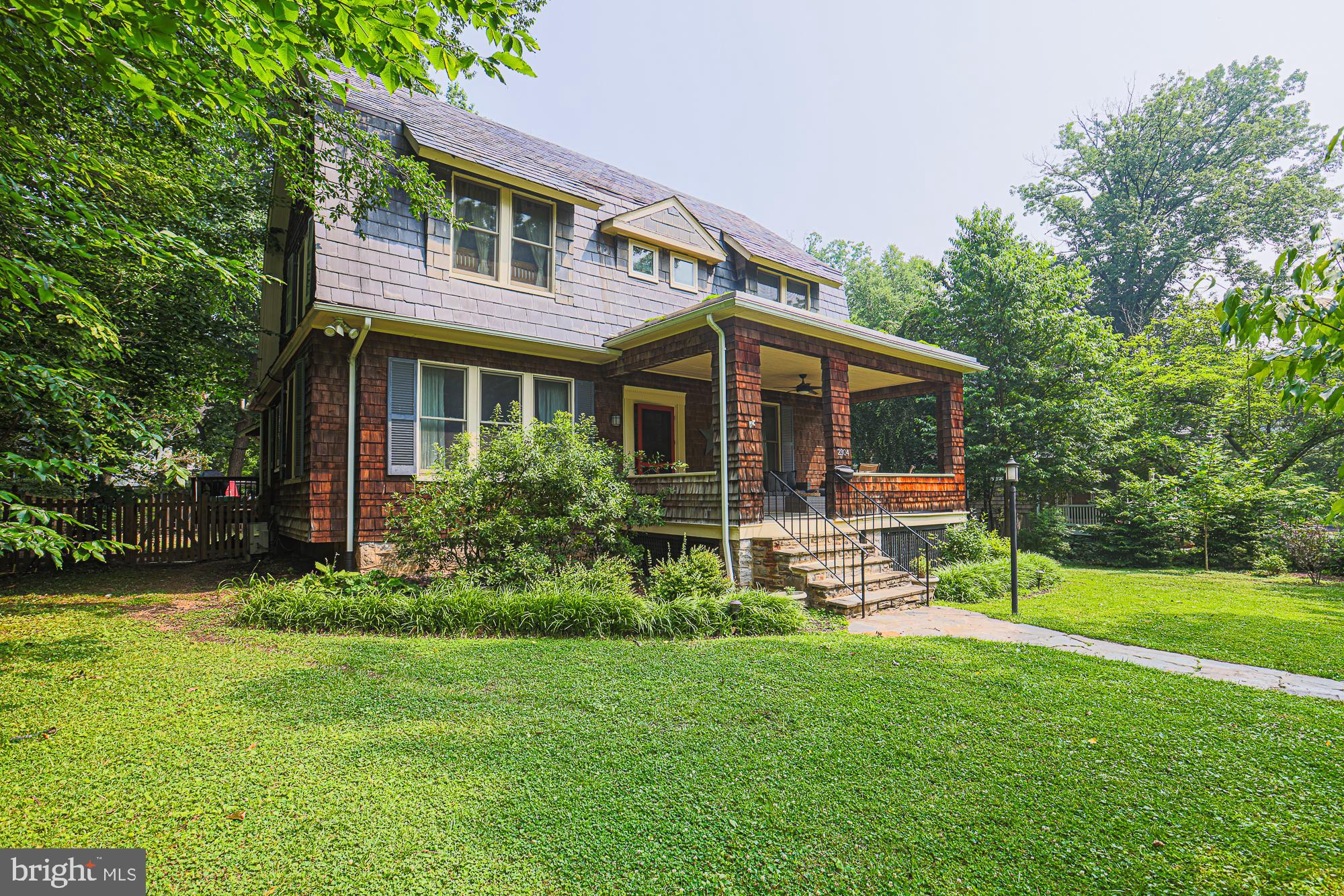 2304 Ken Oak Road Baltimore, MD 21209 - Photo 5 of 63 Lovingly maintained front yard.