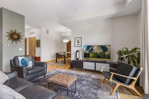 $399,900 | 4730 Park Commons Drive, Unit 204, St. Louis Park, MN 55416