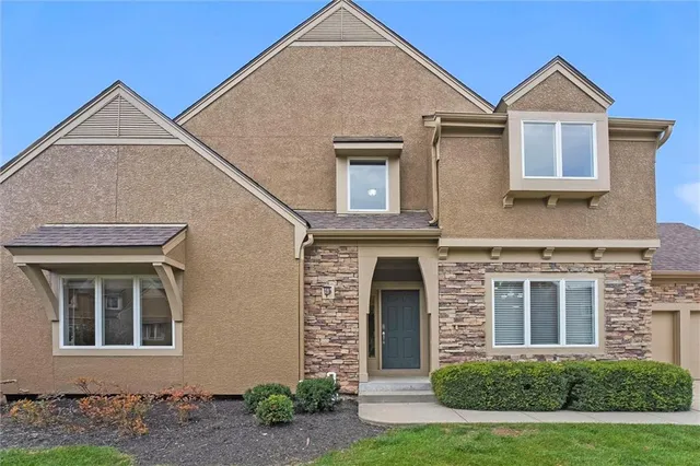 $399,000 | 13928 South Summit Street, Olathe, KS 66062