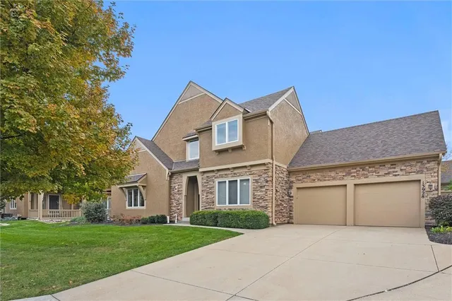 $399,000 | 13928 South Summit Street, Olathe, KS 66062