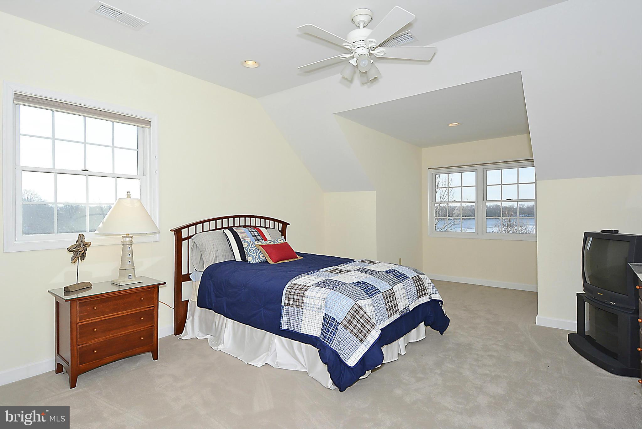 4018 Cadle Creek Road Edgewater, MD 21037 - Photo 17 of 28 Bedroom