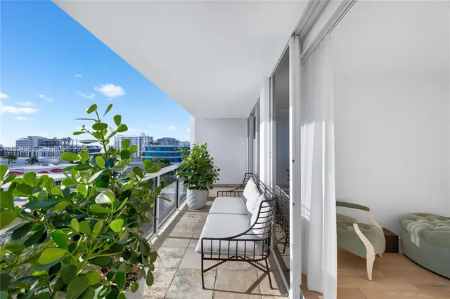 $720,000 | 1800 Sunset Harbour Drive, Unit 803, Miami Beach, FL 33139
