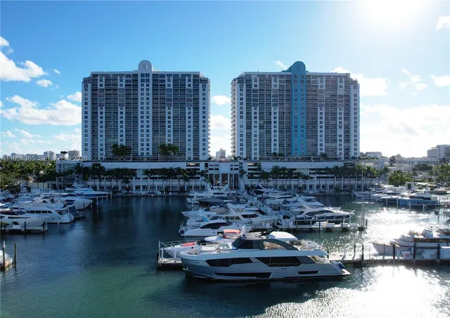 $720,000 | 1800 Sunset Harbour Drive, Unit 803, Miami Beach, FL 33139