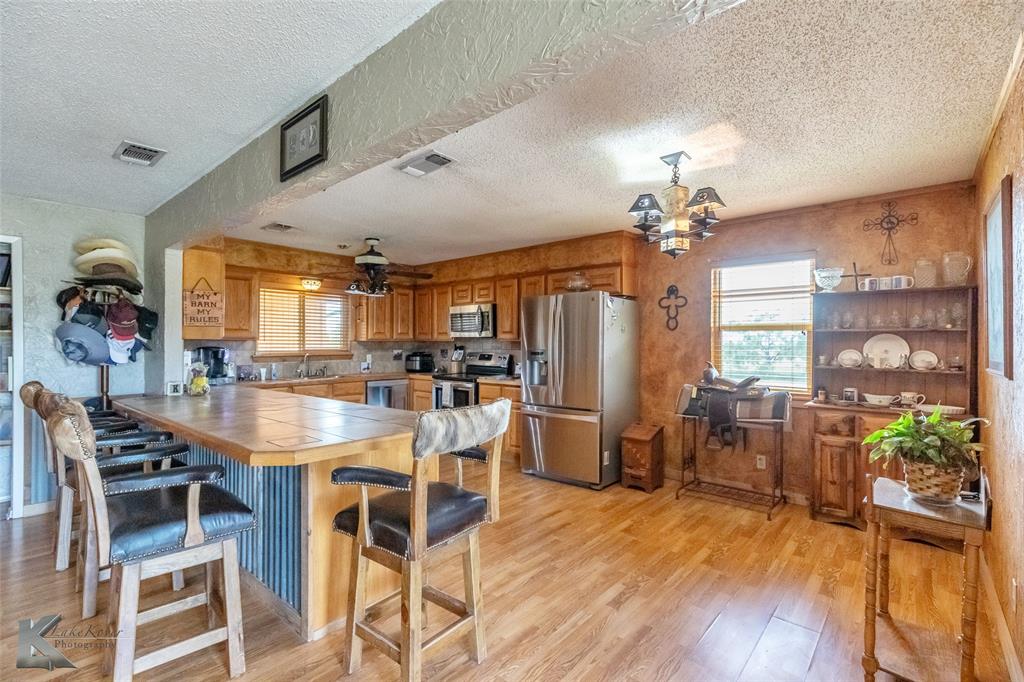 8608 Spinks Road Abilene, TX 79603 - Photo 12 of 40 Breakfast Bar