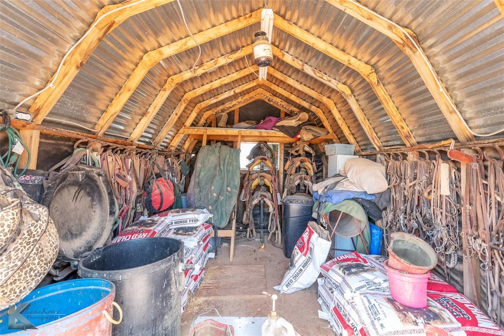 8608 Spinks Road Abilene, TX 79603 - Photo 34 of 40 Tack room