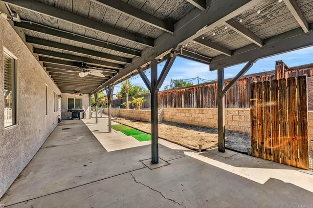 $799,000 | 25186 Lake Street, Hemet, CA 92544