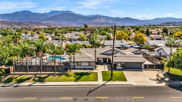 $799,000 | 25186 Lake Street, Hemet, CA 92544