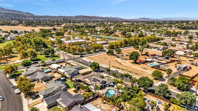 $799,000 | 25186 Lake Street, Hemet, CA 92544