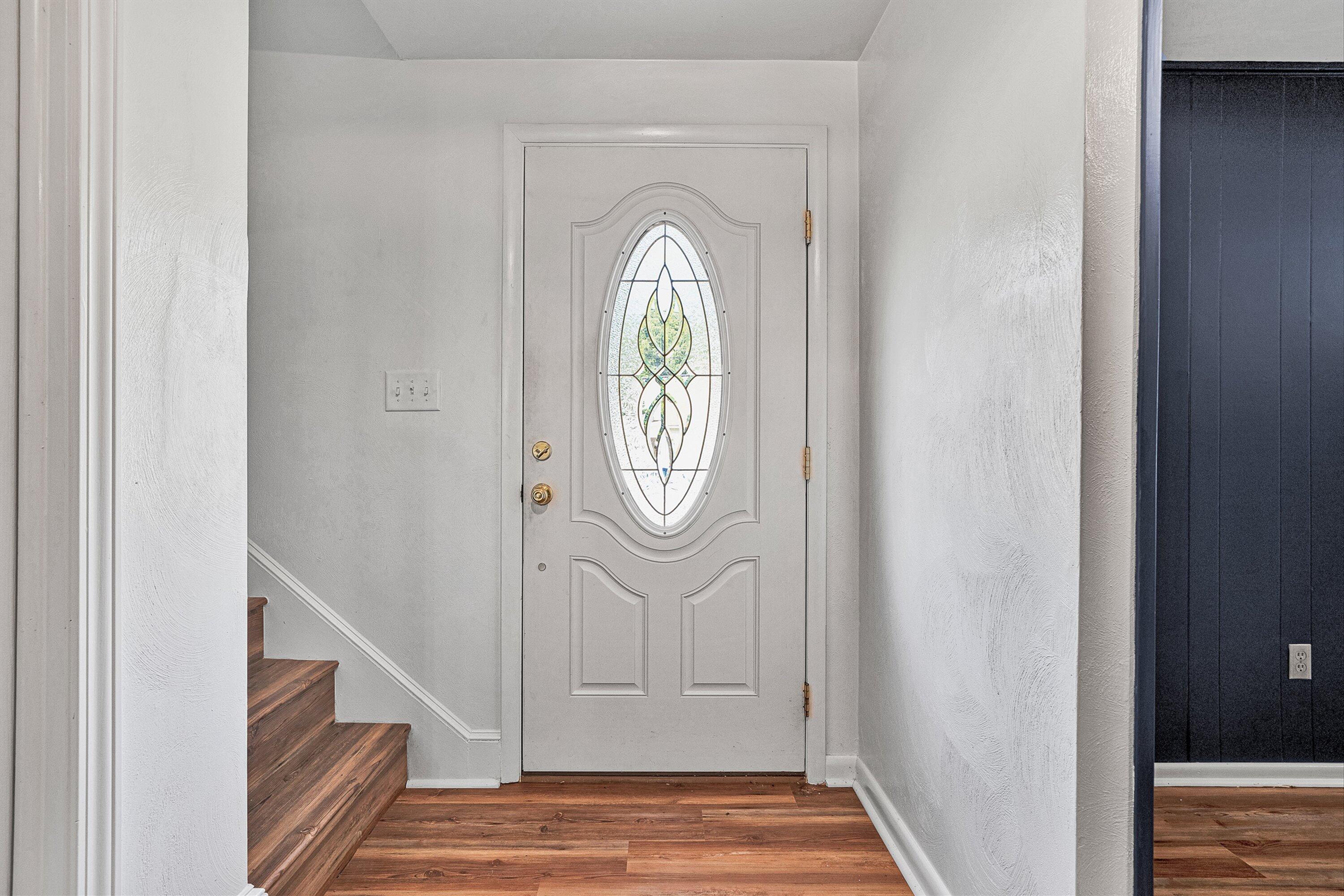 5718 Merriman Road Roanoke, VA 24018 - Photo 2 of 34 Lower Level Entry Home